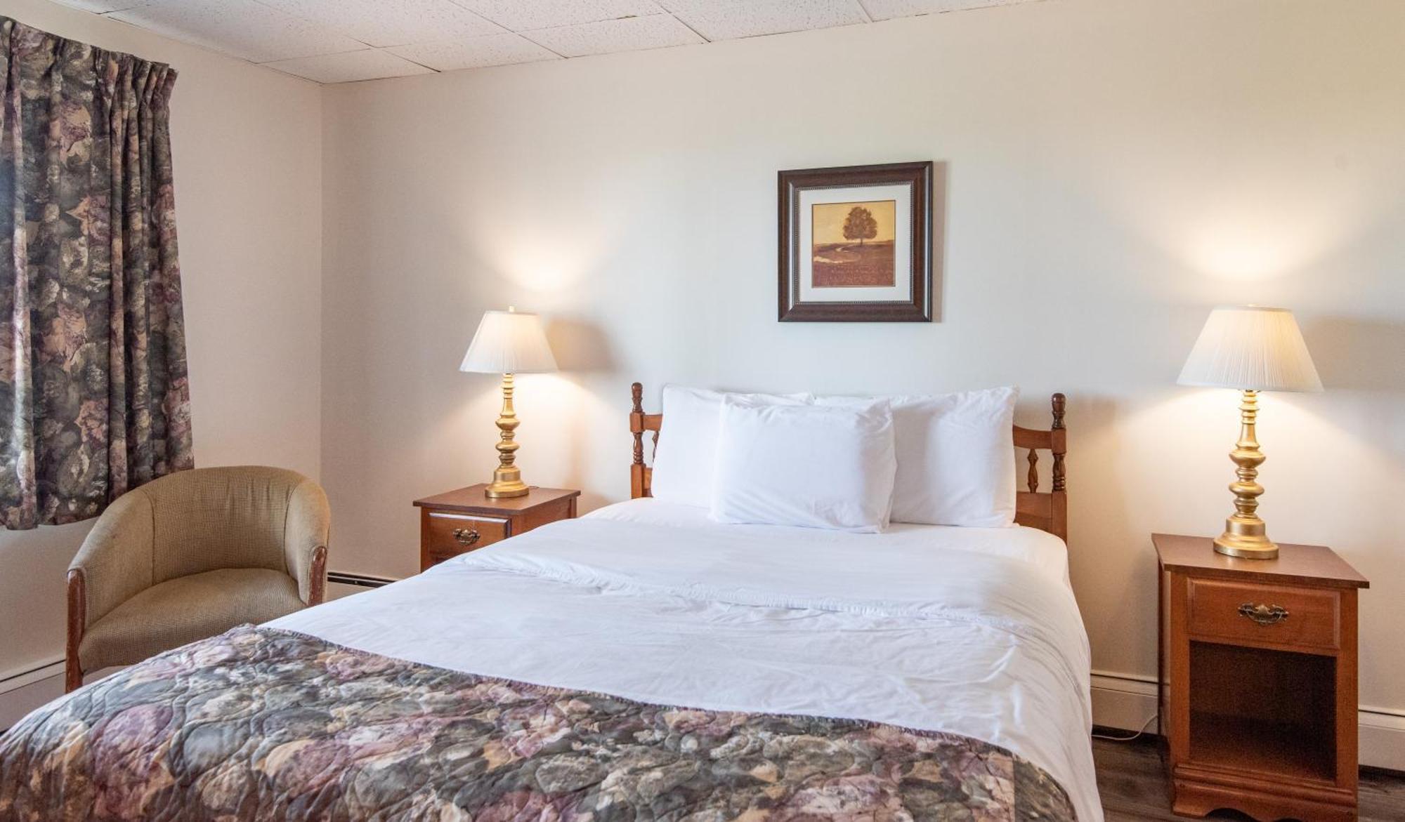 Canadas Best Value Inn & Suites Съмърсайд Екстериор снимка